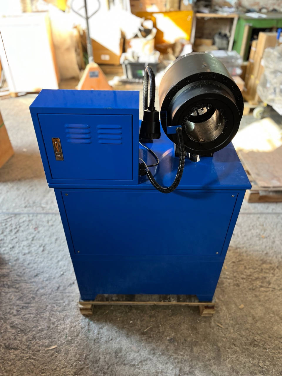 RARC42Yp6Q.jpg